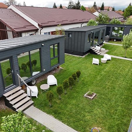 Pixel - Tiny Campus Villa เตอร์กู เซกูเยสก์ ภายนอก รูปภาพ