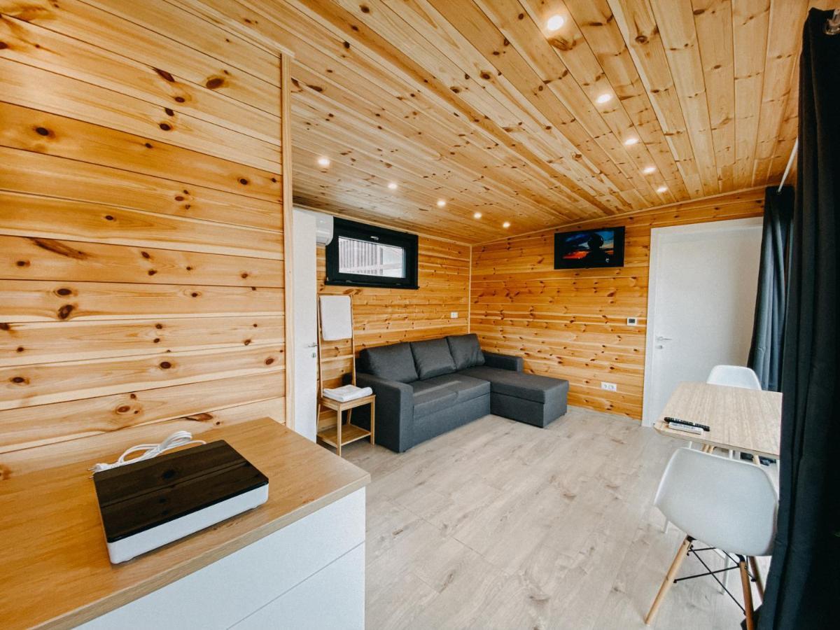 Pixel - Tiny Campus Villa เตอร์กู เซกูเยสก์ ภายนอก รูปภาพ