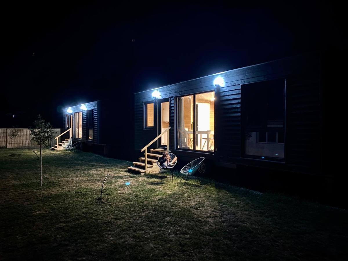 Pixel - Tiny Campus Villa เตอร์กู เซกูเยสก์ ภายนอก รูปภาพ
