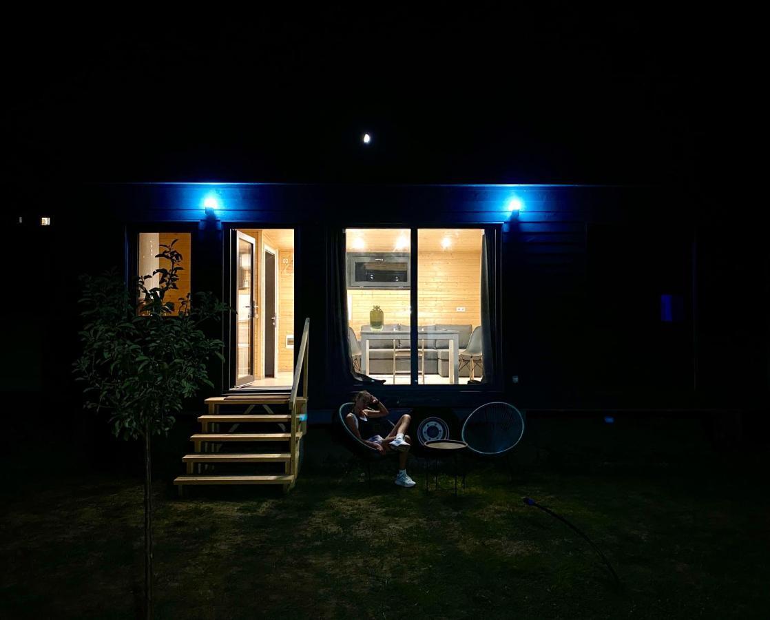 Pixel - Tiny Campus Villa เตอร์กู เซกูเยสก์ ภายนอก รูปภาพ