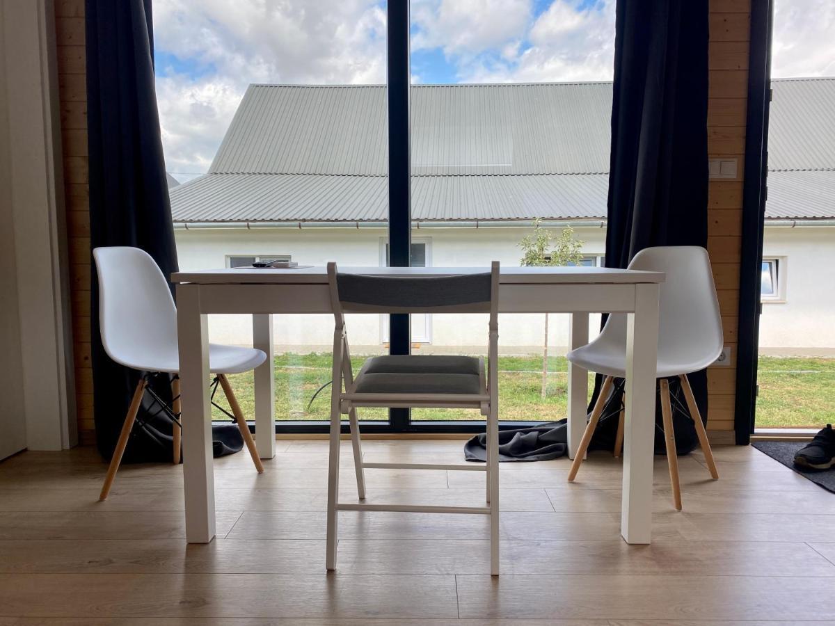 Pixel - Tiny Campus Villa เตอร์กู เซกูเยสก์ ภายนอก รูปภาพ
