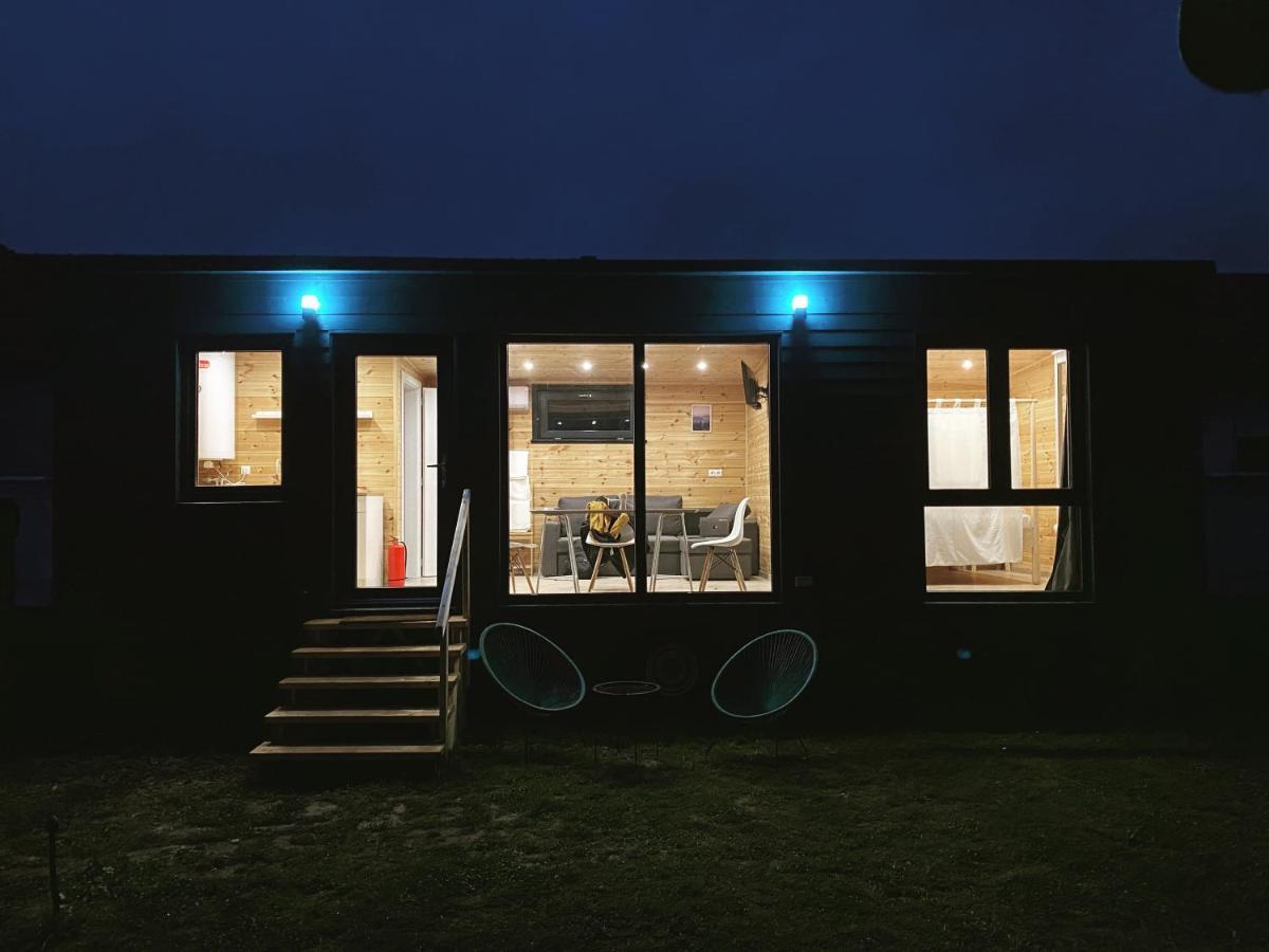 Pixel - Tiny Campus Villa เตอร์กู เซกูเยสก์ ภายนอก รูปภาพ