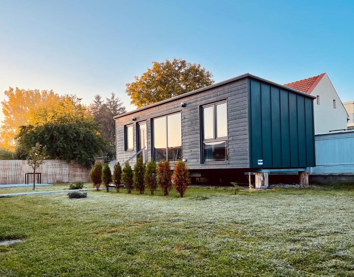 Pixel - Tiny Campus Villa เตอร์กู เซกูเยสก์ ภายนอก รูปภาพ